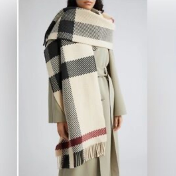 NEW $1,050 Burberry Jumbo Check Textured Wool Scarf - Picture 1 of 14